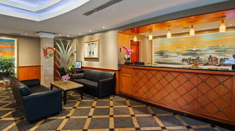<b>Best Western Queens Court Hotel Lobby</b>. Images powered by <a href="https://iceportal.shijigroup.com/" title="IcePortal" target="_blank">IcePortal</a>.