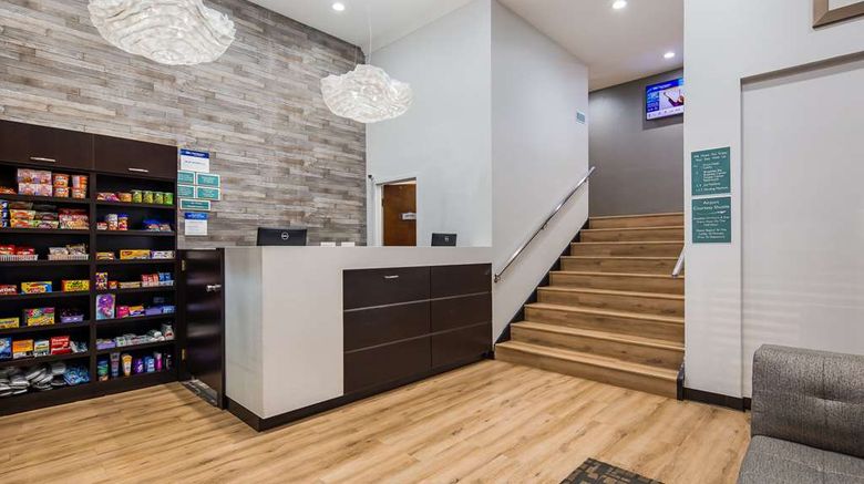 <b>Best Western JFK Airport Hotel Lobby</b>. Images powered by <a href="https://iceportal.shijigroup.com/" title="IcePortal" target="_blank">IcePortal</a>.