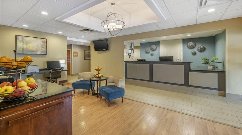 <b>Best Western Plus University Inn Lobby</b>. Images powered by <a href="https://iceportal.shijigroup.com/" title="IcePortal" target="_blank">IcePortal</a>.