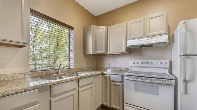 Best Western Plus University Inn Room