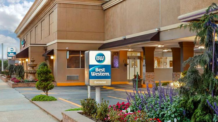 Best Western Mill River Manor Exterior