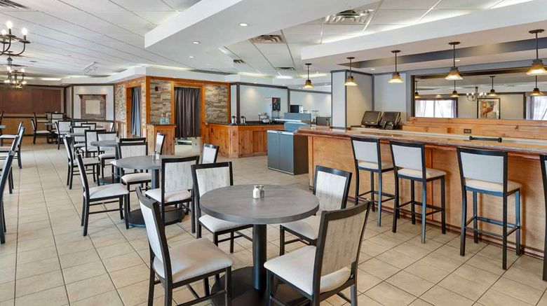 <b>Best Western Mill River Manor Restaurant</b>. Images powered by <a href="https://iceportal.shijigroup.com/" title="IcePortal" target="_blank">IcePortal</a>.