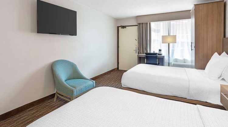 Best Western Mill River Manor Room