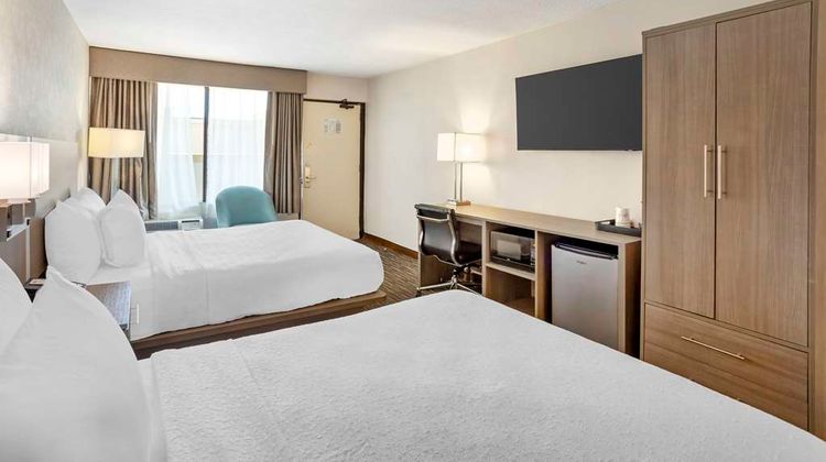 Best Western Mill River Manor Room