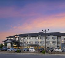 Best Western Plus Vineyard Inn & Suites Exterior