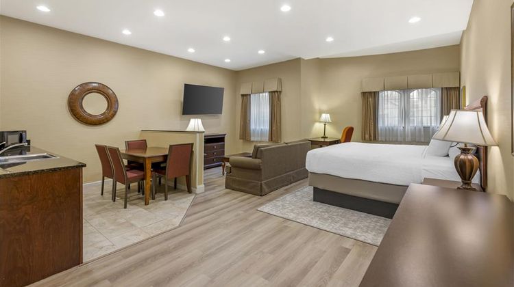 Best Western Plus Vineyard Inn & Suites Room