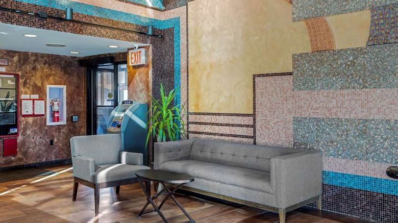 <b>Best Western Plus Brooklyn Bay Hotel Lobby</b>. Images powered by <a href="https://iceportal.shijigroup.com/" title="IcePortal" target="_blank">IcePortal</a>.