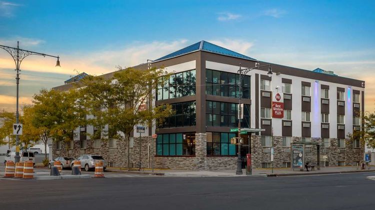 Best Western Plus Brooklyn Bay Hotel Exterior