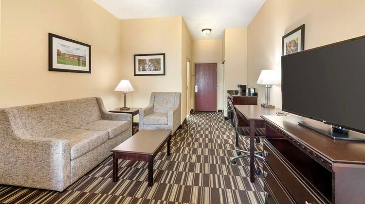 Best Western Plus Victor Inn & Suites Room