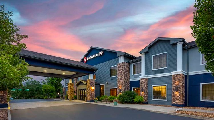 Best Western Plus Victor Inn & Suites Exterior