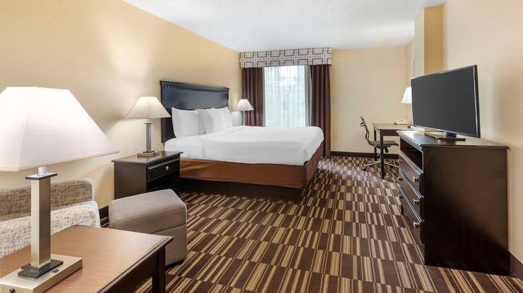 Best Western Plus Victor Inn & Suites Room