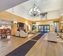Best Western Plus Victor Inn & Suites Lobby