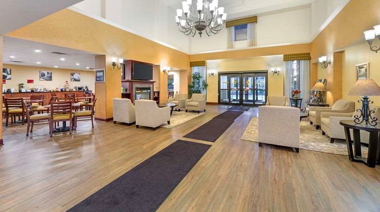 Best Western Plus Victor Inn & Suites Lobby