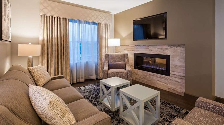 Best Western Plus Franklin Square Inn Suite