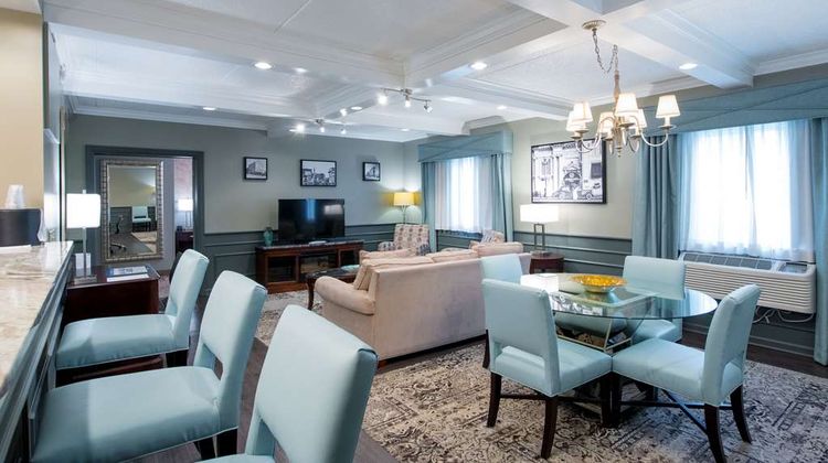 Best Western Plus Franklin Square Inn Suite