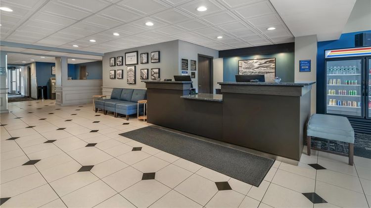 Best Western Plus Franklin Square Inn Lobby