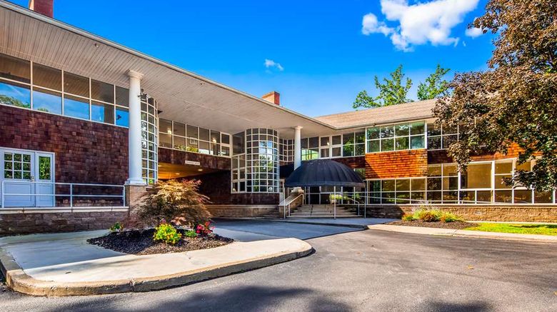 <b>Best Western Plus The Inn Stes at Falls Exterior</b>. Images powered by <a href="https://iceportal.shijigroup.com/" title="IcePortal" target="_blank">IcePortal</a>.
