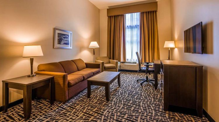 Best Western Plus The Inn Stes at Falls Suite