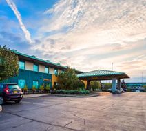 Best Western Inn at the Fairgrounds Exterior
