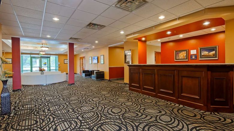 <b>Best Western Inn at the Fairgrounds Lobby</b>. Images powered by <a href="https://iceportal.shijigroup.com/" title="IcePortal" target="_blank">IcePortal</a>.