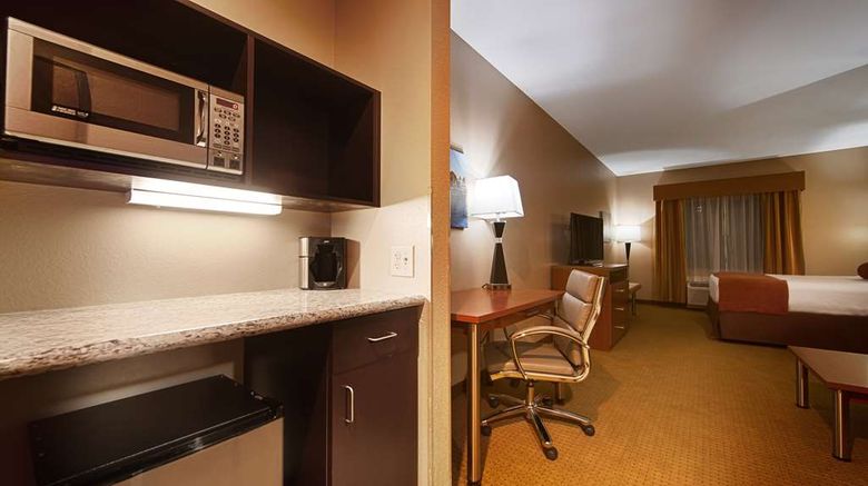 <b>Best Western Plus Finger Lakes Inn & Ste Suite</b>. Images powered by <a href="https://iceportal.shijigroup.com/" title="IcePortal" target="_blank">IcePortal</a>.