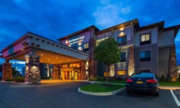 Best Western Plus Finger Lakes Inn & Ste