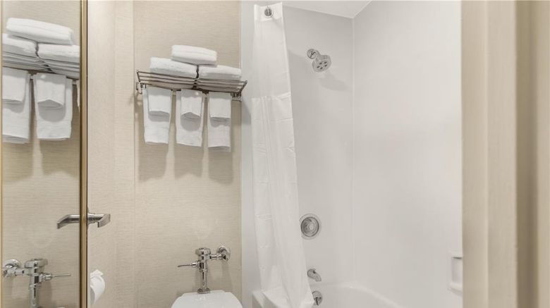<b>Best Western Queens Gold Coast Room</b>. Images powered by <a href="https://iceportal.shijigroup.com/" title="IcePortal" target="_blank">IcePortal</a>.