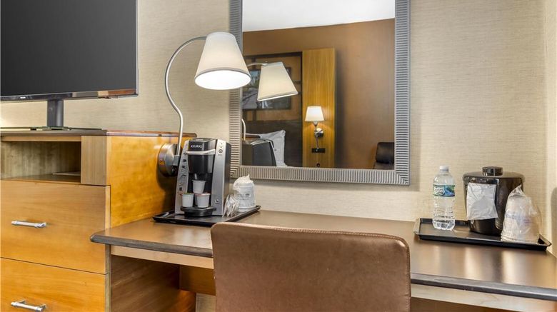<b>Best Western Queens Gold Coast Room</b>. Images powered by <a href="https://iceportal.shijigroup.com/" title="IcePortal" target="_blank">IcePortal</a>.