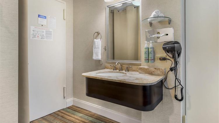 Best Western Queens Gold Coast Room