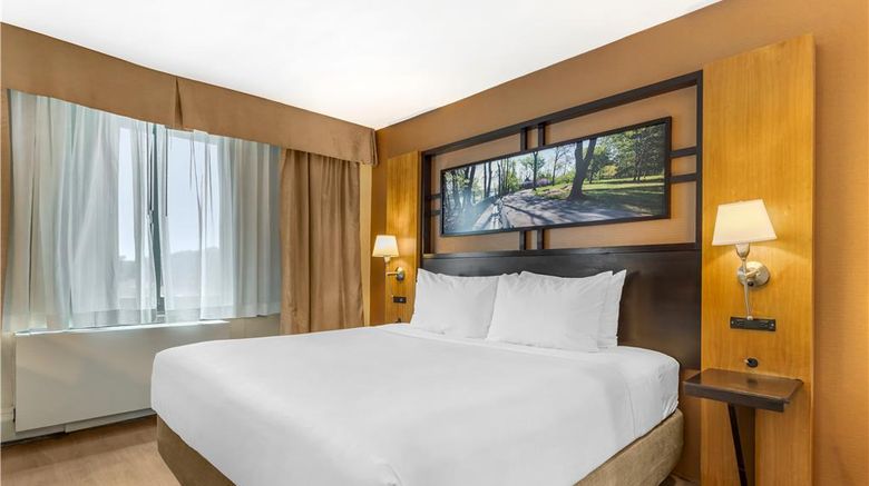 <b>Best Western Queens Gold Coast Room</b>. Images powered by <a href="https://iceportal.shijigroup.com/" title="IcePortal" target="_blank">IcePortal</a>.