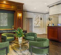 Best Western Queens Gold Coast Lobby