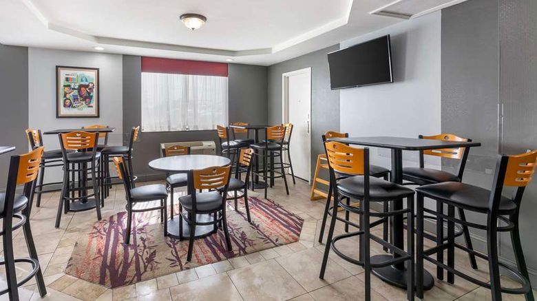 <b>Best Western Inn at Rochester Airport Restaurant</b>. Images powered by <a href="https://iceportal.shijigroup.com/" title="IcePortal" target="_blank">IcePortal</a>.