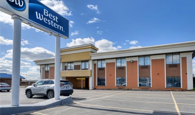 Best Western Inn at Rochester Airport Exterior