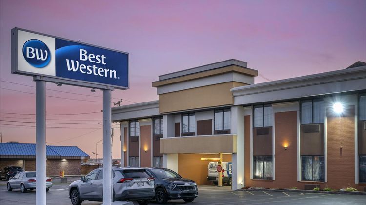 Best Western Inn at Rochester Airport Exterior