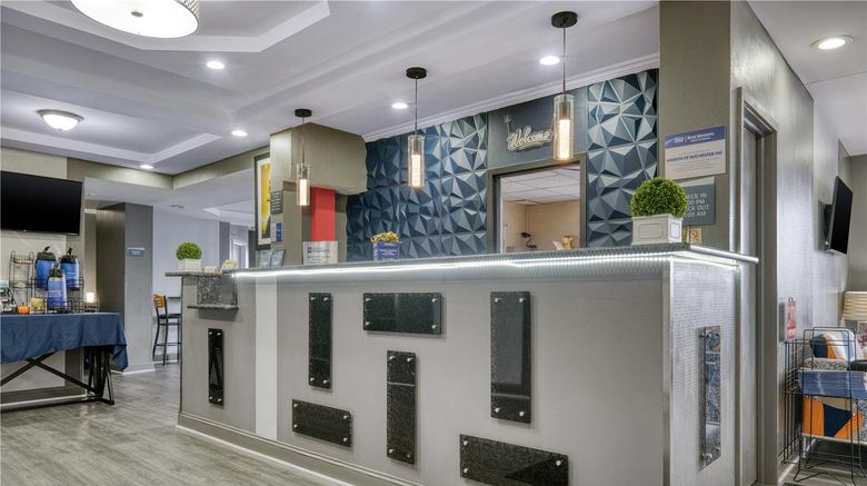 <b>Best Western Inn at Rochester Airport Lobby</b>. Images powered by <a href="https://iceportal.shijigroup.com/" title="IcePortal" target="_blank">IcePortal</a>.