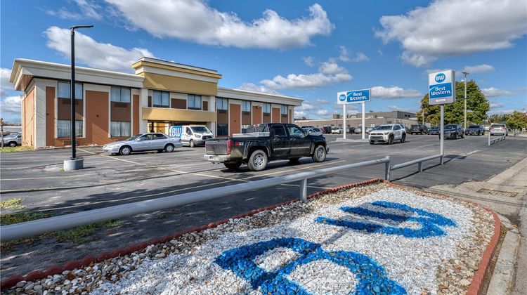 Best Western Inn at Rochester Airport Exterior