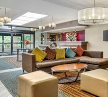 Best Western Plus Hotel Kingston Lobby