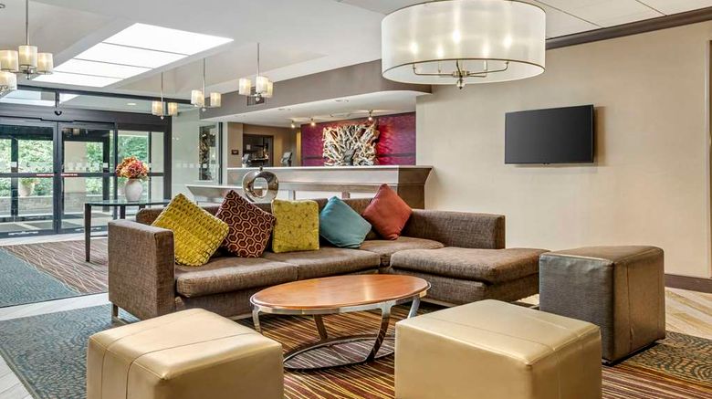 <b>Best Western Plus Hotel Kingston Lobby</b>. Images powered by <a href="https://iceportal.shijigroup.com/" title="IcePortal" target="_blank">IcePortal</a>.