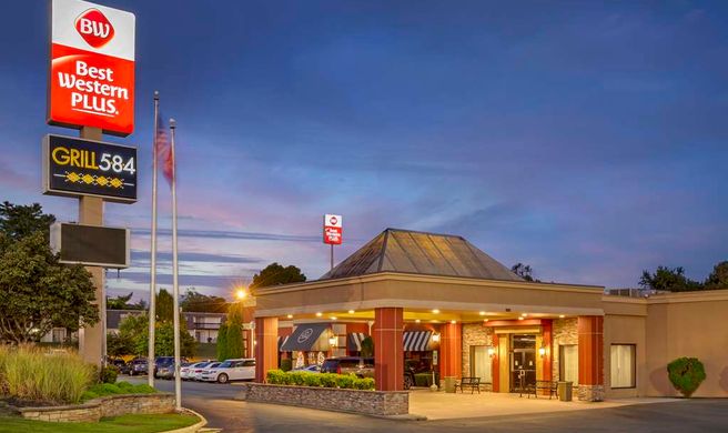 Best Western Plus Burlington Exterior