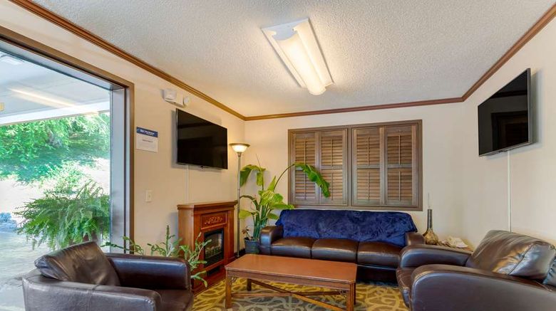 <b>Best Western Smoky Mountain Inn Lobby</b>. Images powered by <a href="https://iceportal.shijigroup.com/" title="IcePortal" target="_blank">IcePortal</a>.
