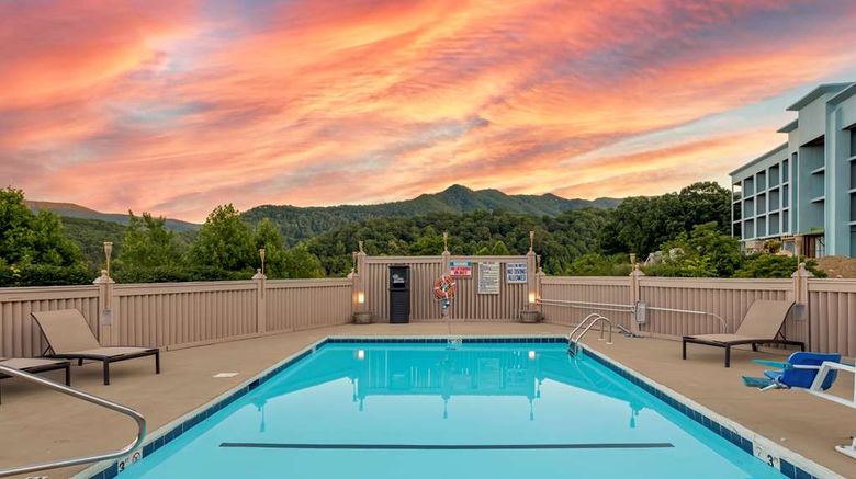 <b>Best Western Smoky Mountain Inn Pool</b>. Images powered by <a href="https://iceportal.shijigroup.com/" title="IcePortal" target="_blank">IcePortal</a>.