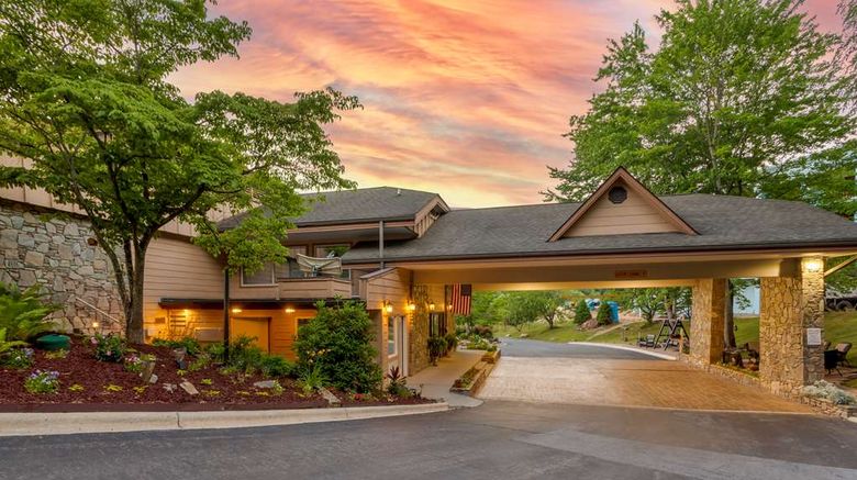 <b>Best Western Smoky Mountain Inn Exterior</b>. Images powered by <a href="https://iceportal.shijigroup.com/" title="IcePortal" target="_blank">IcePortal</a>.