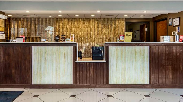<b>Best Western Statesville Inn Lobby</b>. Images powered by <a href="https://iceportal.shijigroup.com/" title="IcePortal" target="_blank">IcePortal</a>.