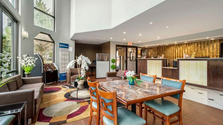 <b>Best Western Statesville Inn Lobby</b>. Images powered by <a href="https://iceportal.shijigroup.com/" title="IcePortal" target="_blank">IcePortal</a>.