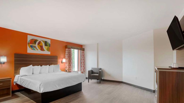 <b>Best Western Statesville Inn Suite</b>. Images powered by <a href="https://iceportal.shijigroup.com/" title="IcePortal" target="_blank">IcePortal</a>.