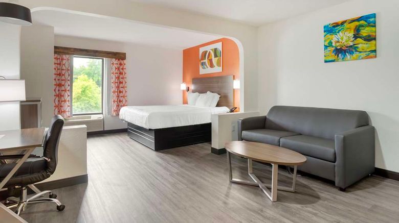 <b>Best Western Statesville Inn Room</b>. Images powered by <a href="https://iceportal.shijigroup.com/" title="IcePortal" target="_blank">IcePortal</a>.