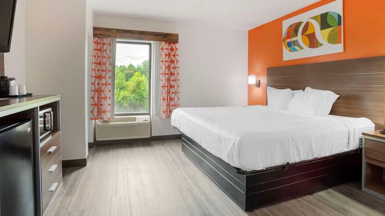 <b>Best Western Statesville Inn Room</b>. Images powered by <a href="https://iceportal.shijigroup.com/" title="IcePortal" target="_blank">IcePortal</a>.