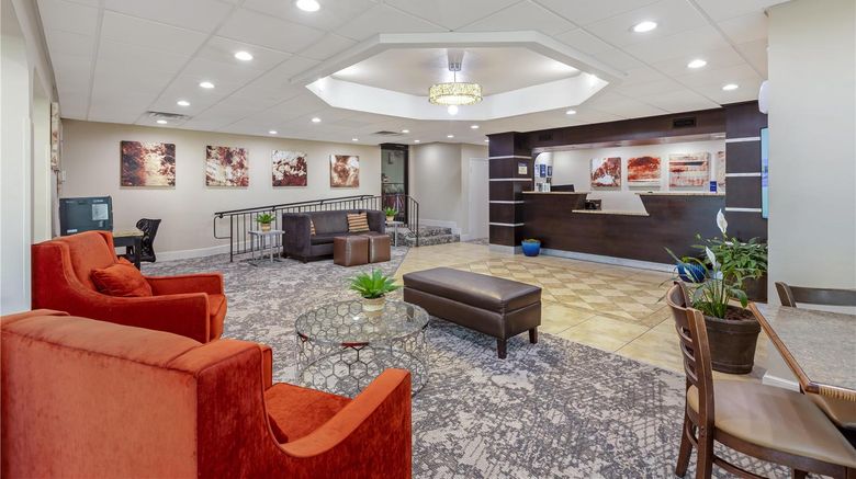 <b>Best Western Lumberton Lobby</b>. Images powered by <a href="https://iceportal.shijigroup.com/" title="IcePortal" target="_blank">IcePortal</a>.