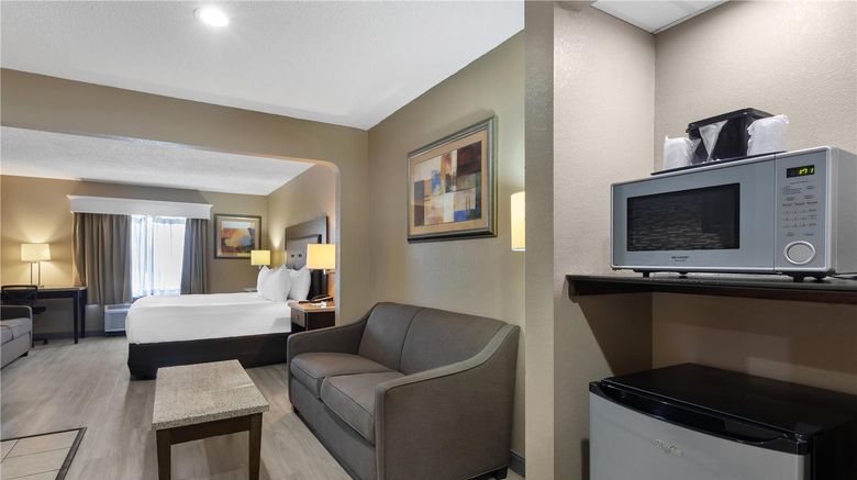 <b>Best Western Lumberton Suite</b>. Images powered by <a href="https://iceportal.shijigroup.com/" title="IcePortal" target="_blank">IcePortal</a>.
