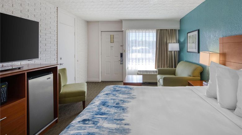 <b>Best Western Hendersonville Inn Room</b>. Images powered by <a href="https://iceportal.shijigroup.com/" title="IcePortal" target="_blank">IcePortal</a>.